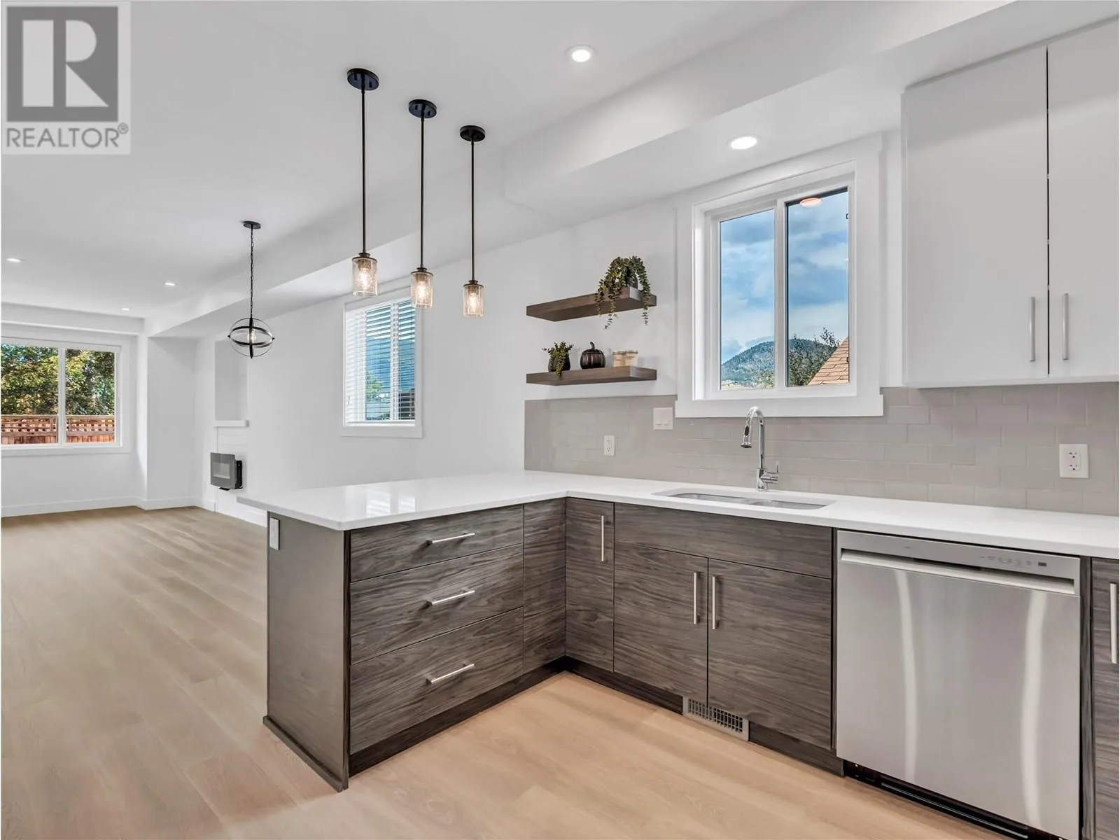 453 MAURICE Street Unit# 102