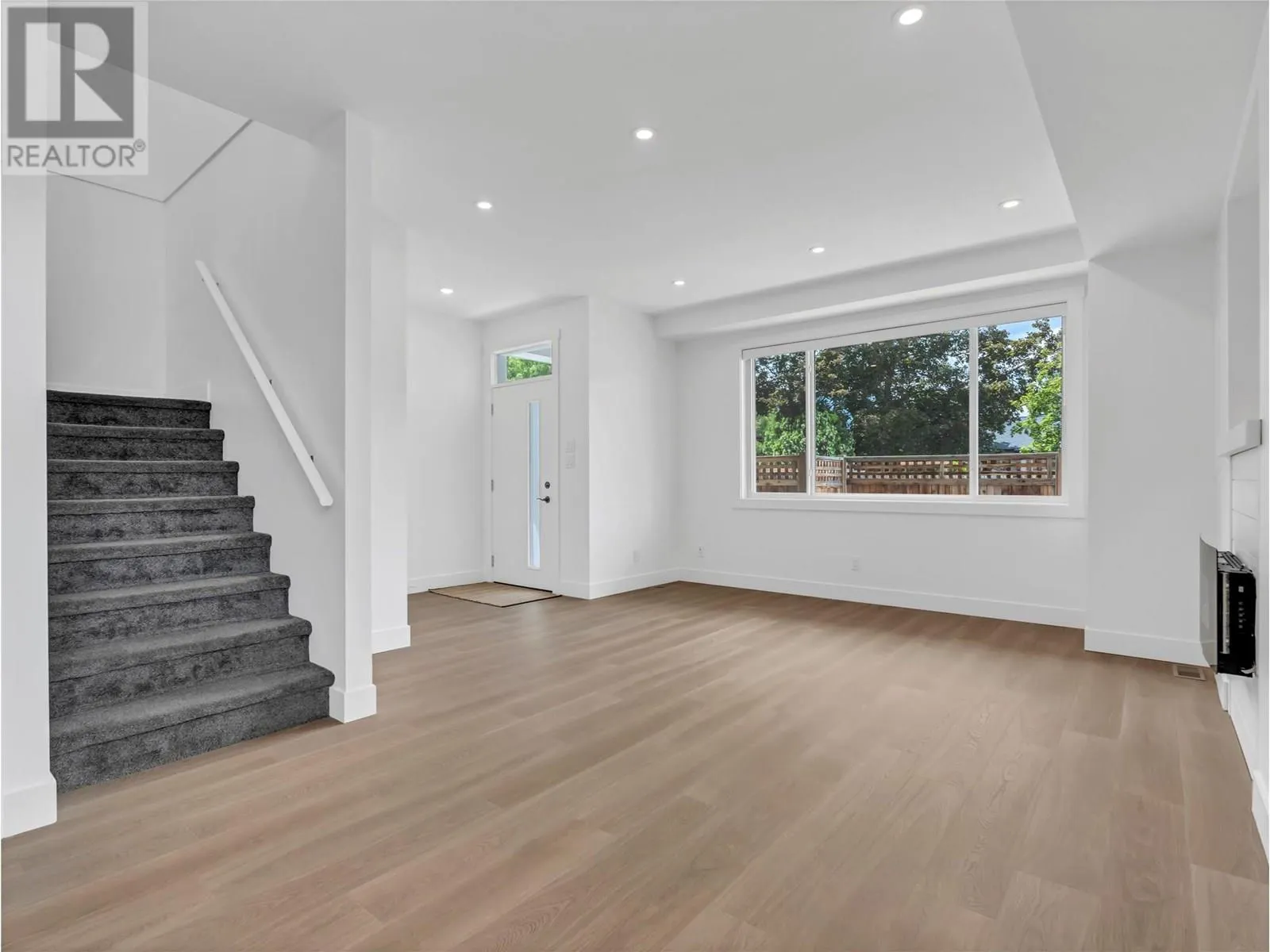 453 MAURICE Street Unit# 102