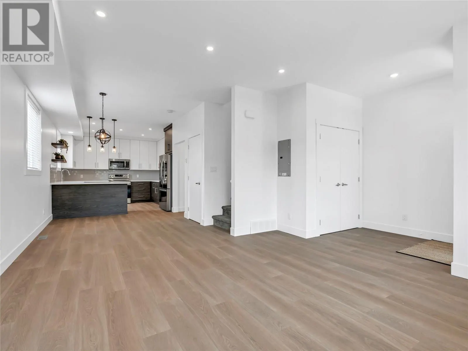 453 MAURICE Street Unit# 102