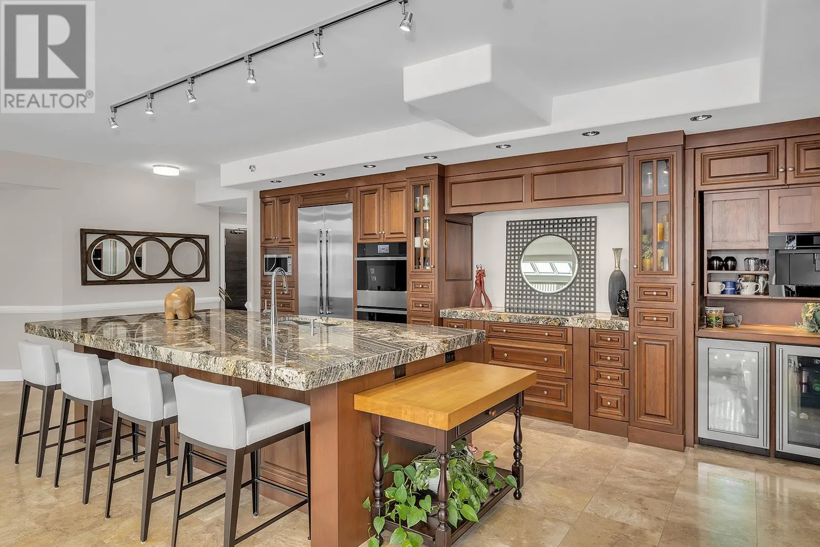 1152 Sunset Drive Unit# 1702