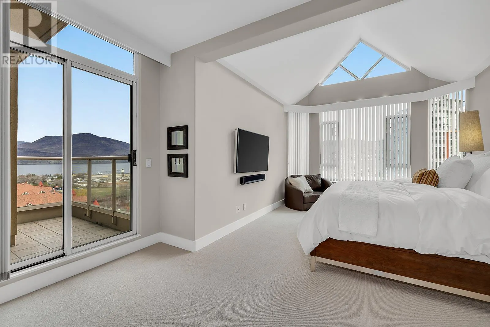 1152 Sunset Drive Unit# 1702