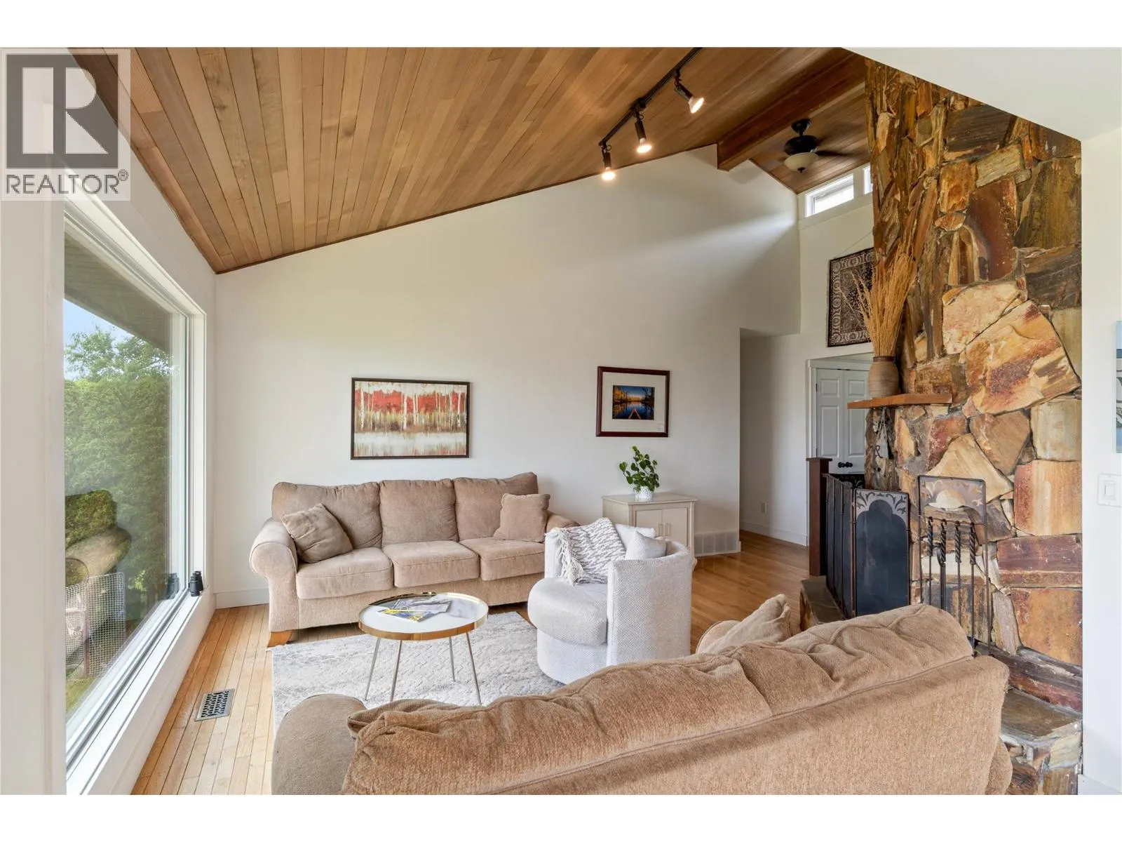 2404 Bella Coola Court