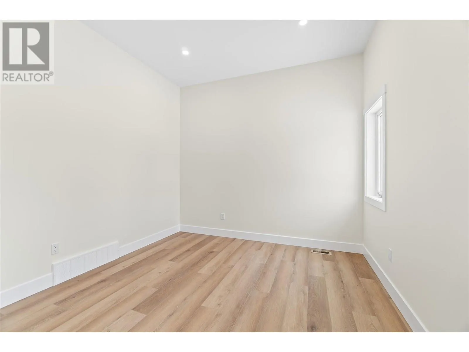 231 20 Street NE Unit# 2