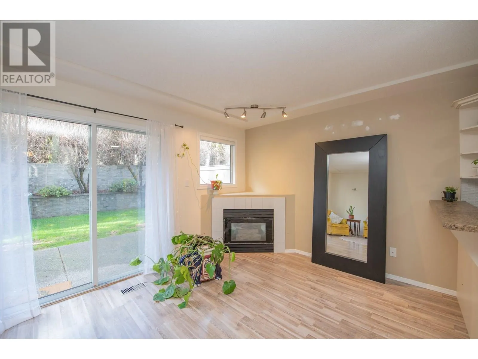 3910 32 Avenue Unit# 2