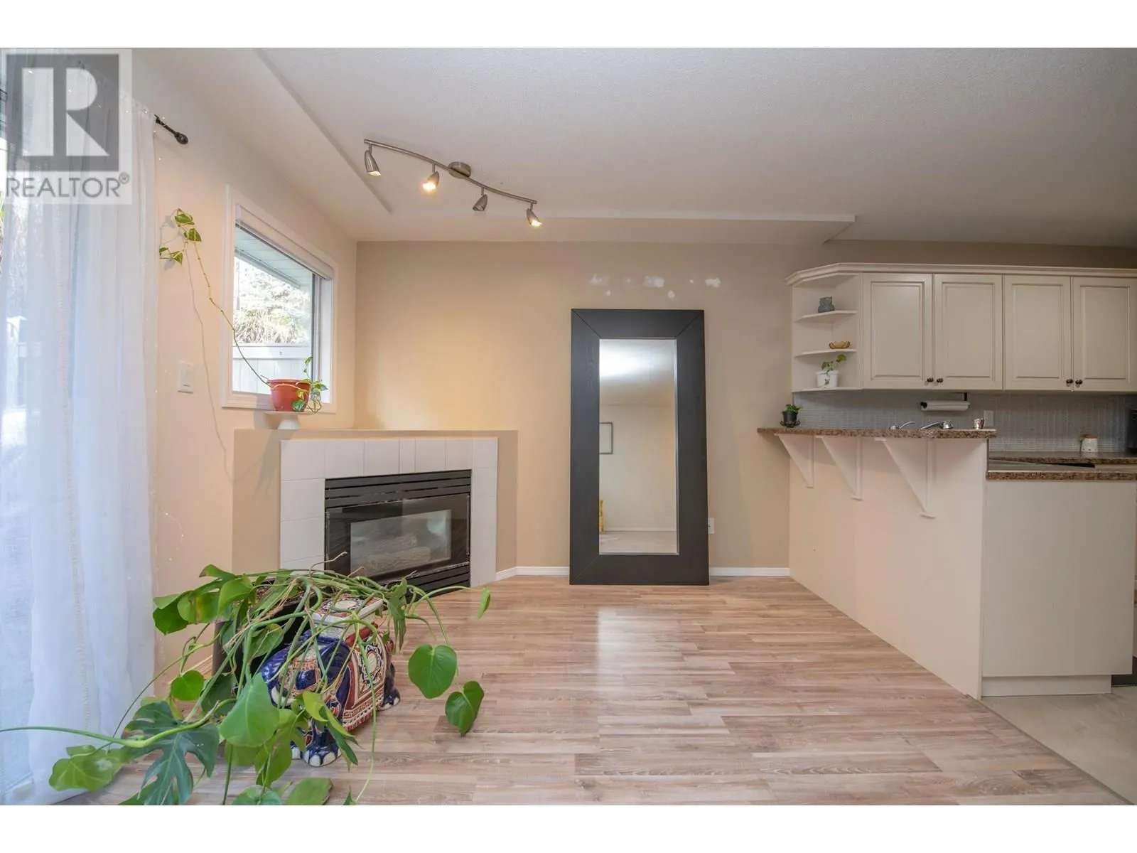 3910 32 Avenue Unit# 2