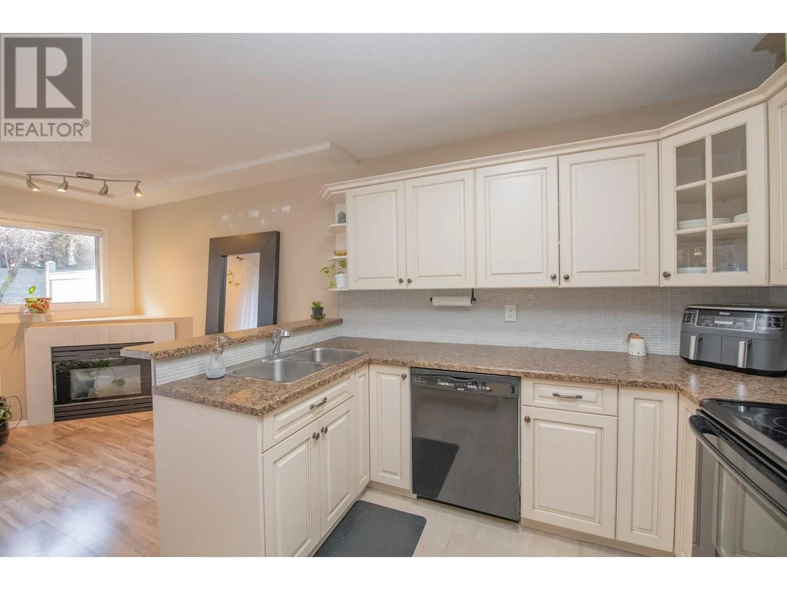 3910 32 Avenue Unit# 2