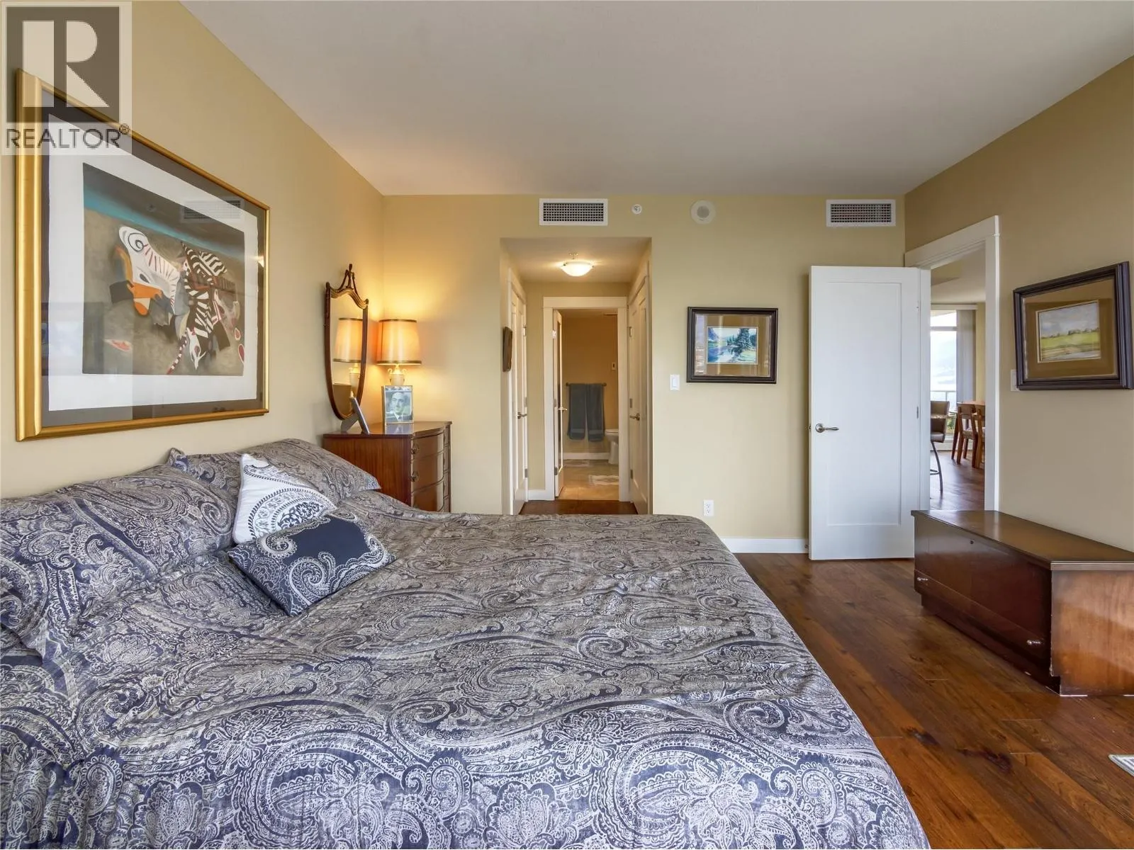 75 Martin Street Unit# 1004