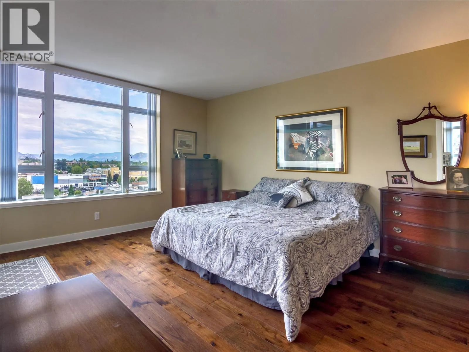 75 Martin Street Unit# 1004