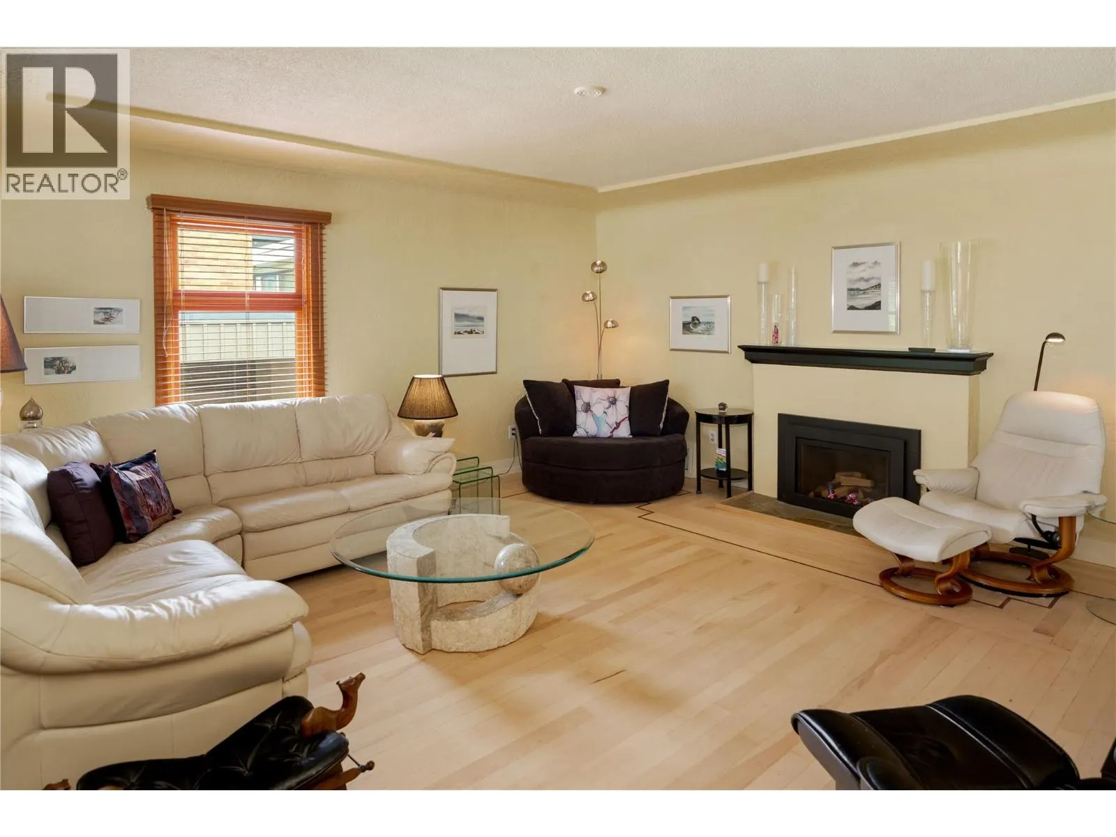 354 BURNE Avenue