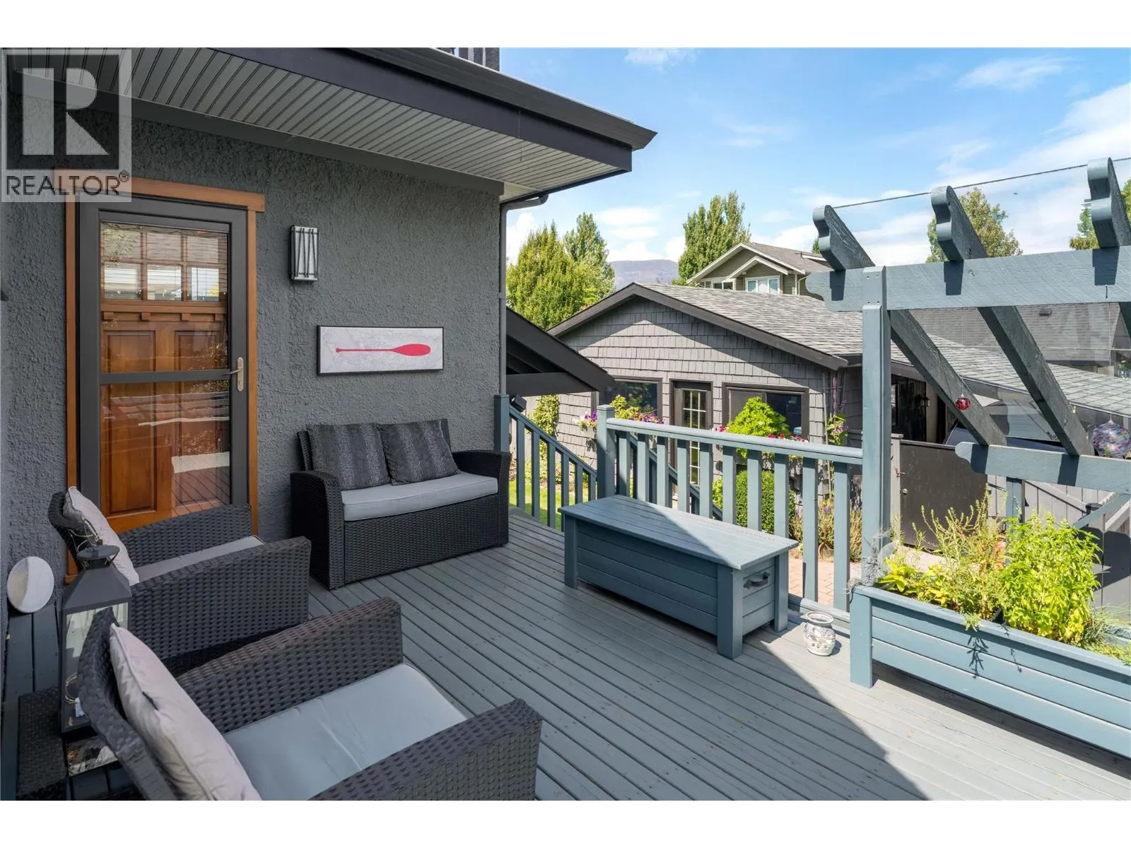 354 BURNE Avenue