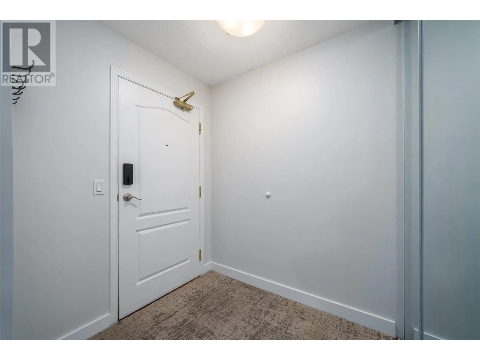 709 Houghton Road Unit# 111
