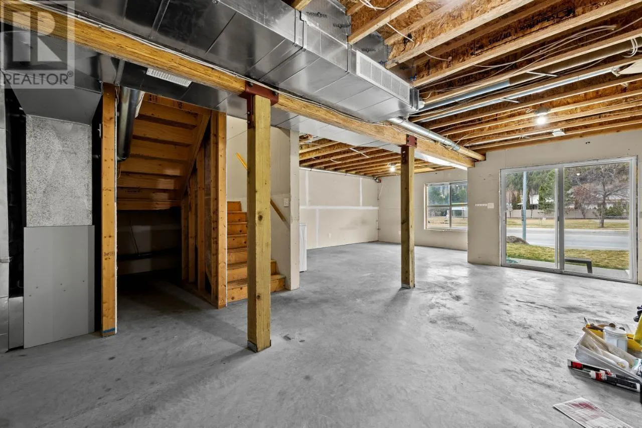 1920 HUGH ALLAN Drive Unit# 4