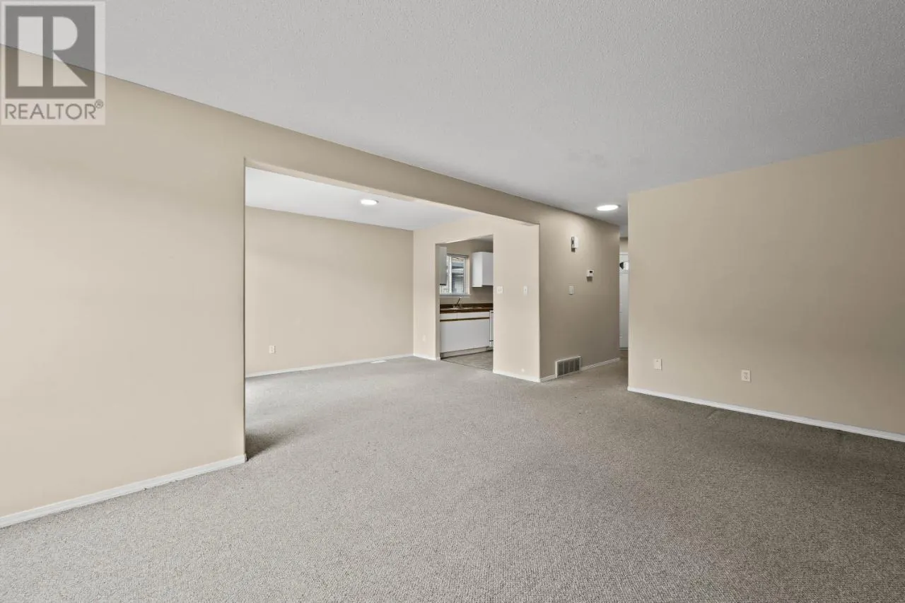 1920 HUGH ALLAN Drive Unit# 4