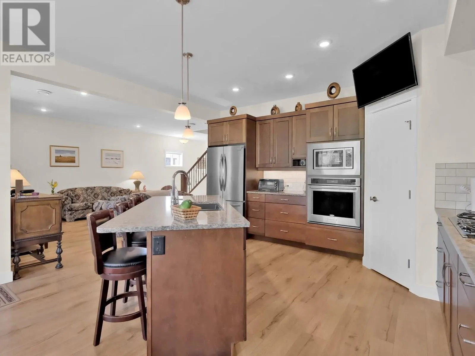 1011 Dynes Avenue