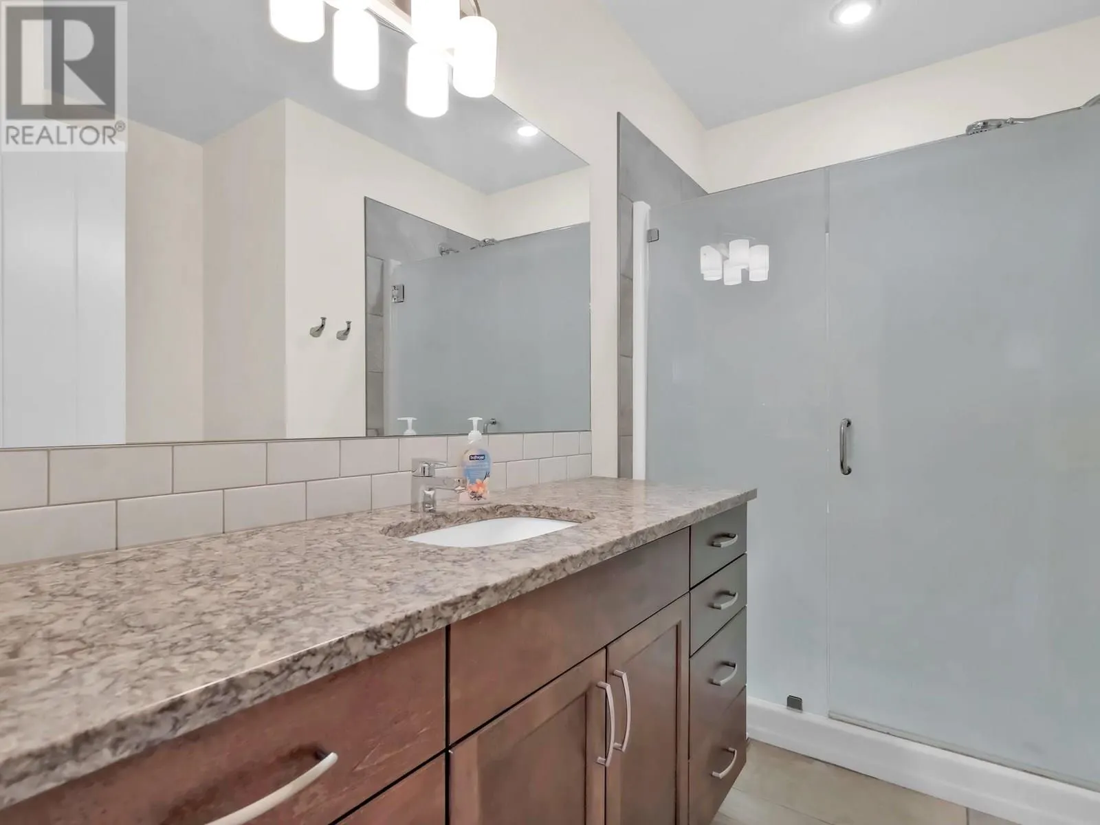 1011 Dynes Avenue