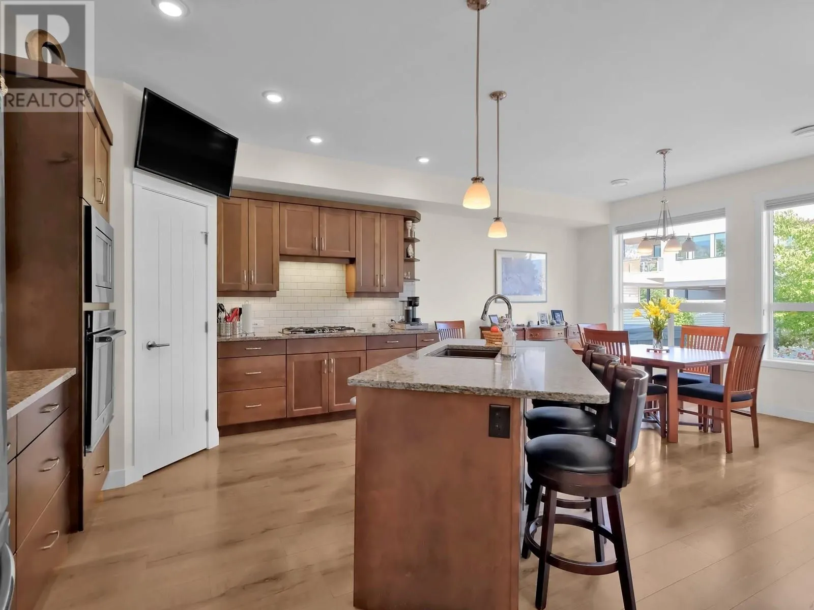 1011 Dynes Avenue