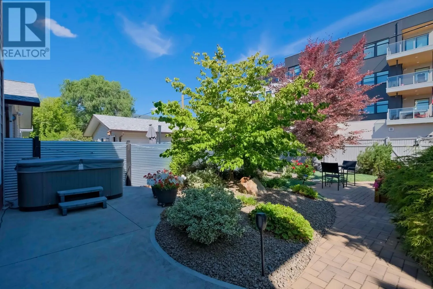 1011 Dynes Avenue