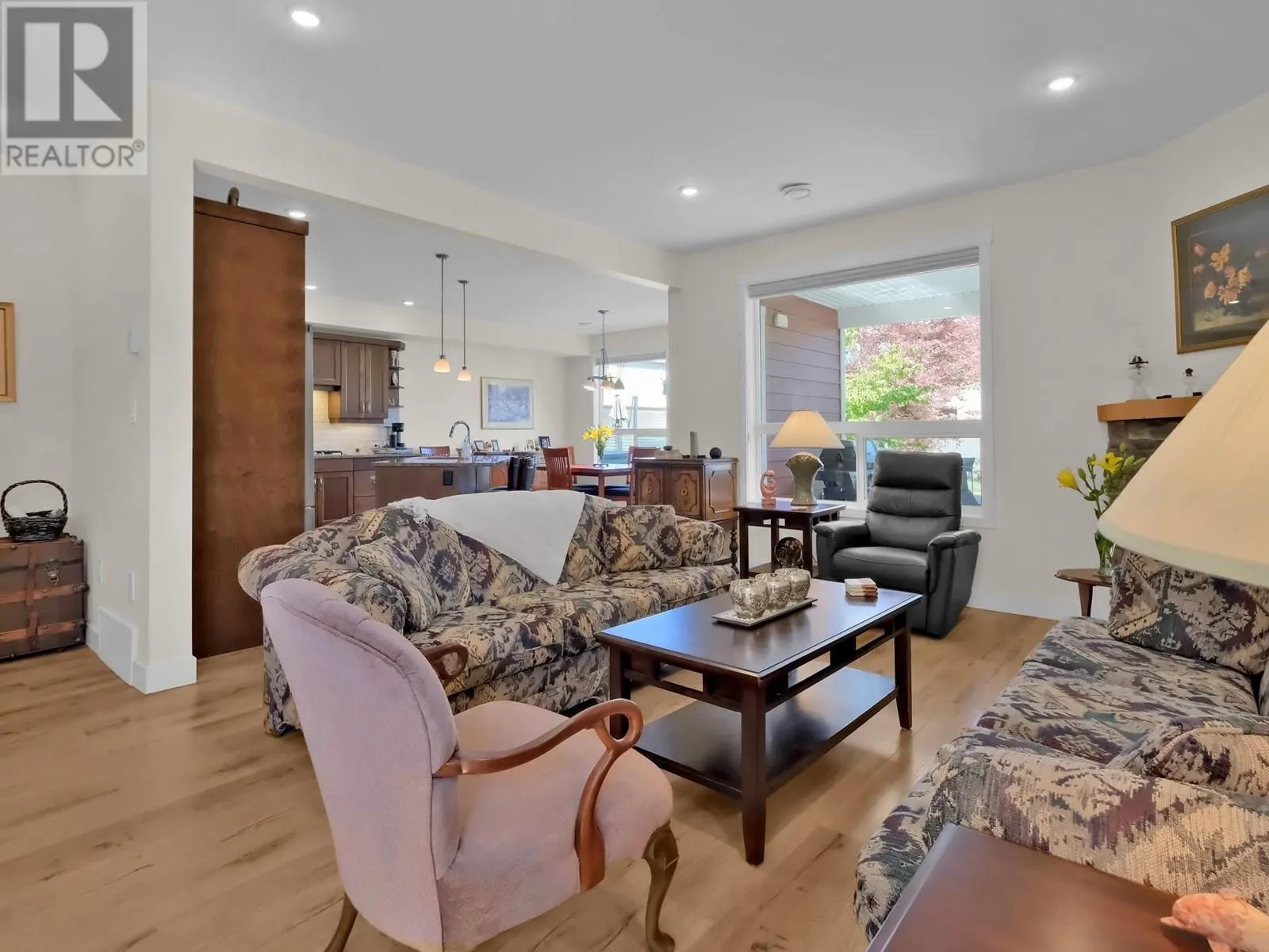 1011 Dynes Avenue