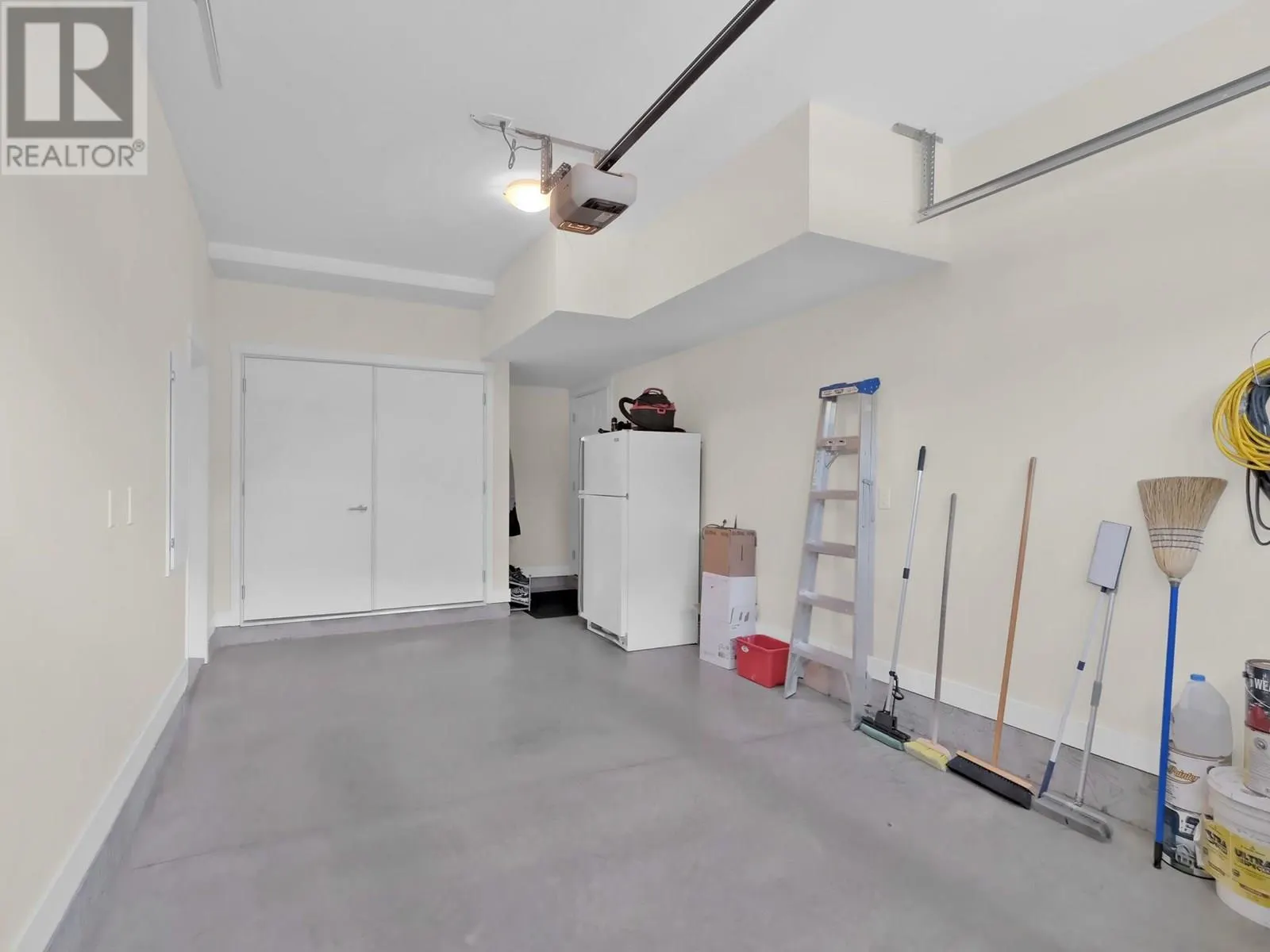 1011 Dynes Avenue