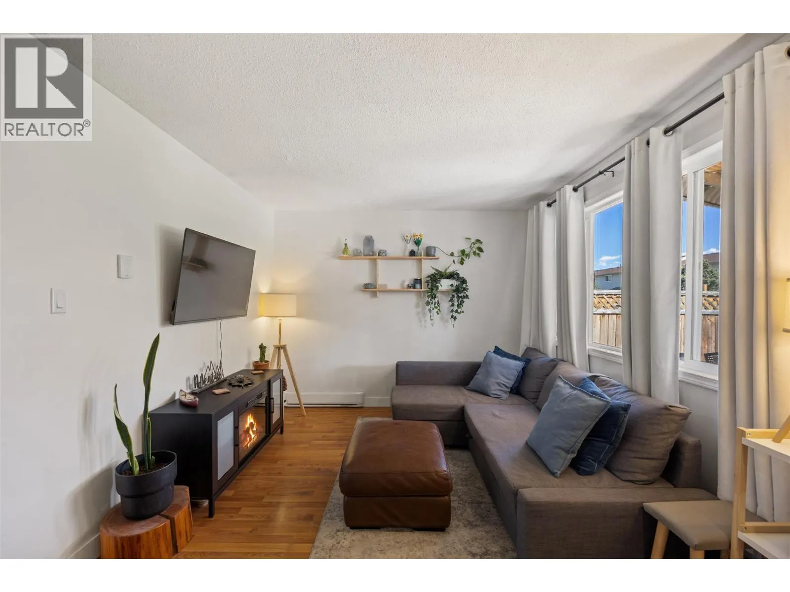 1697 Greenfield Avenue Unit# 4