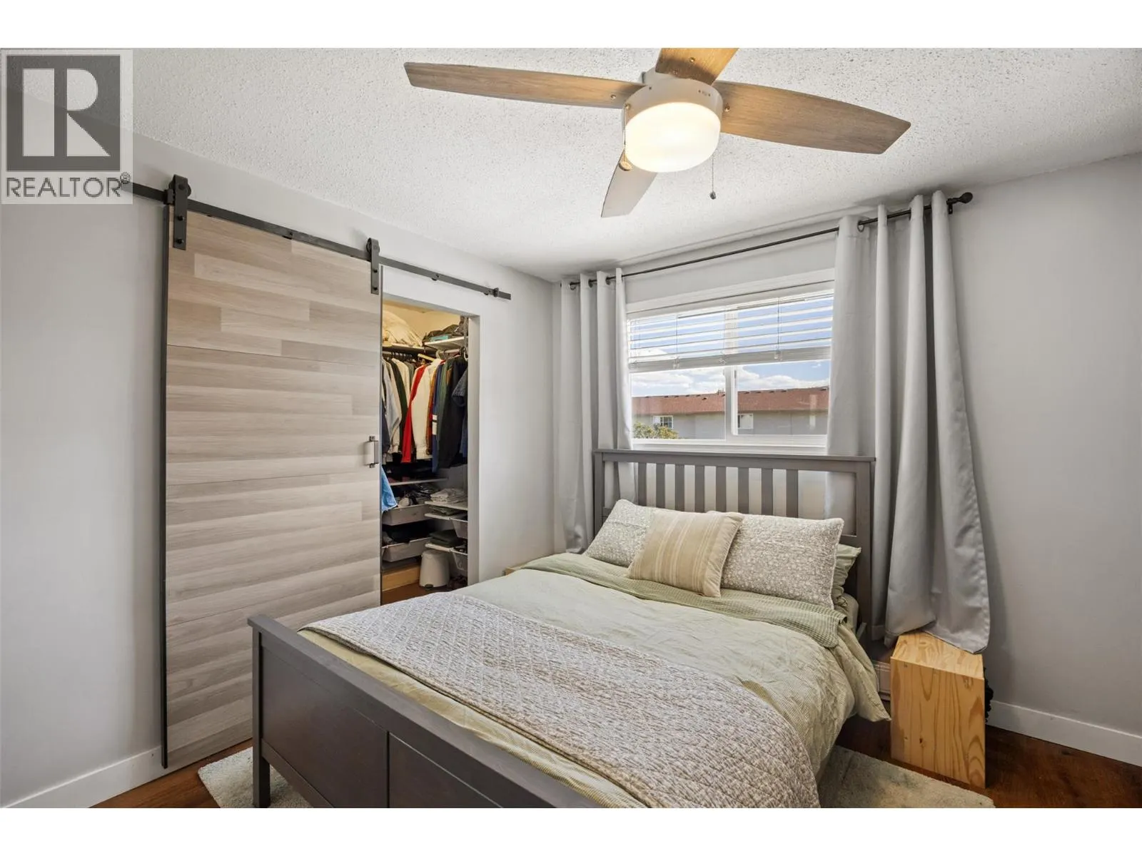 1697 Greenfield Avenue Unit# 4