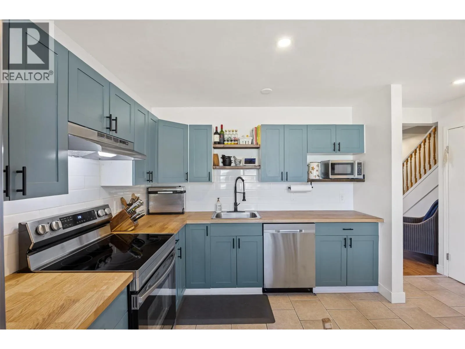 1697 Greenfield Avenue Unit# 4