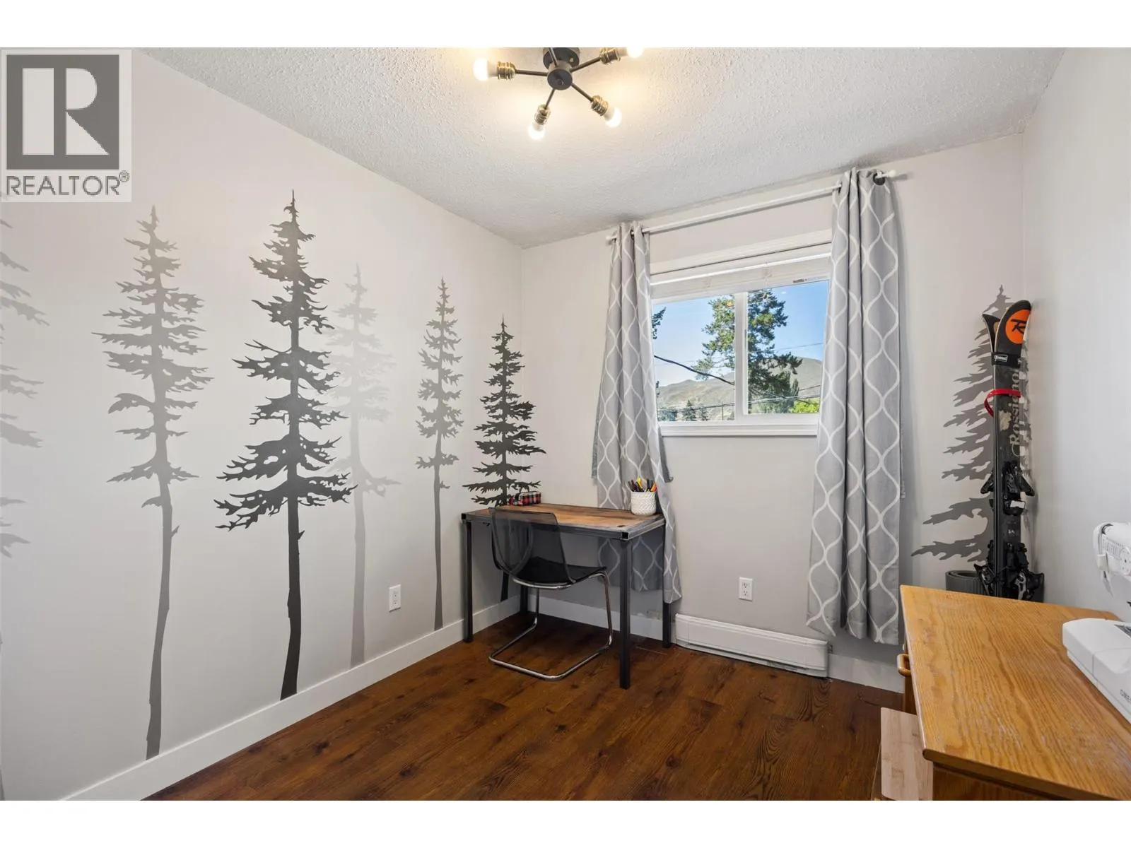 1697 Greenfield Avenue Unit# 4