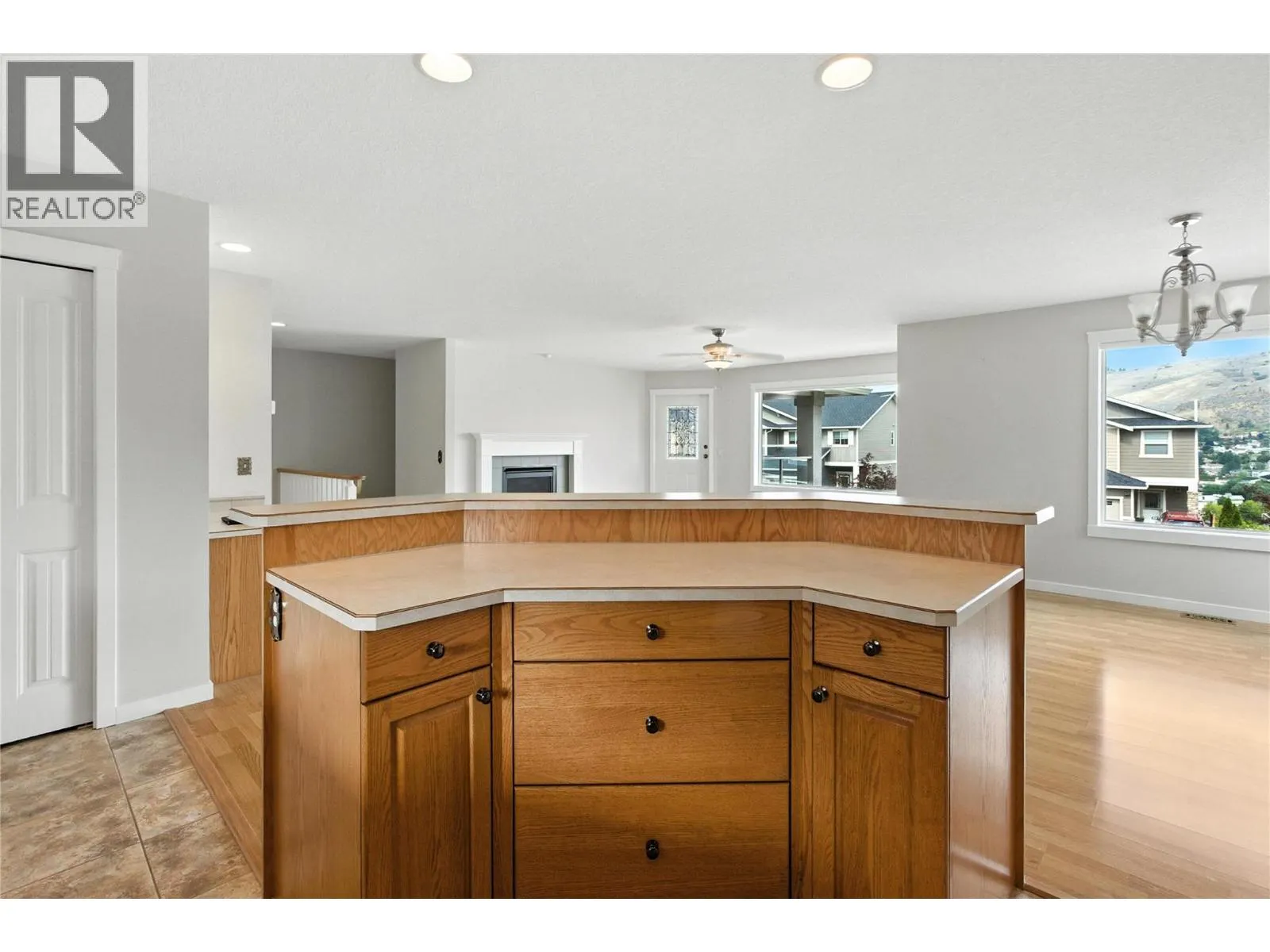 4504 Bellevue Drive