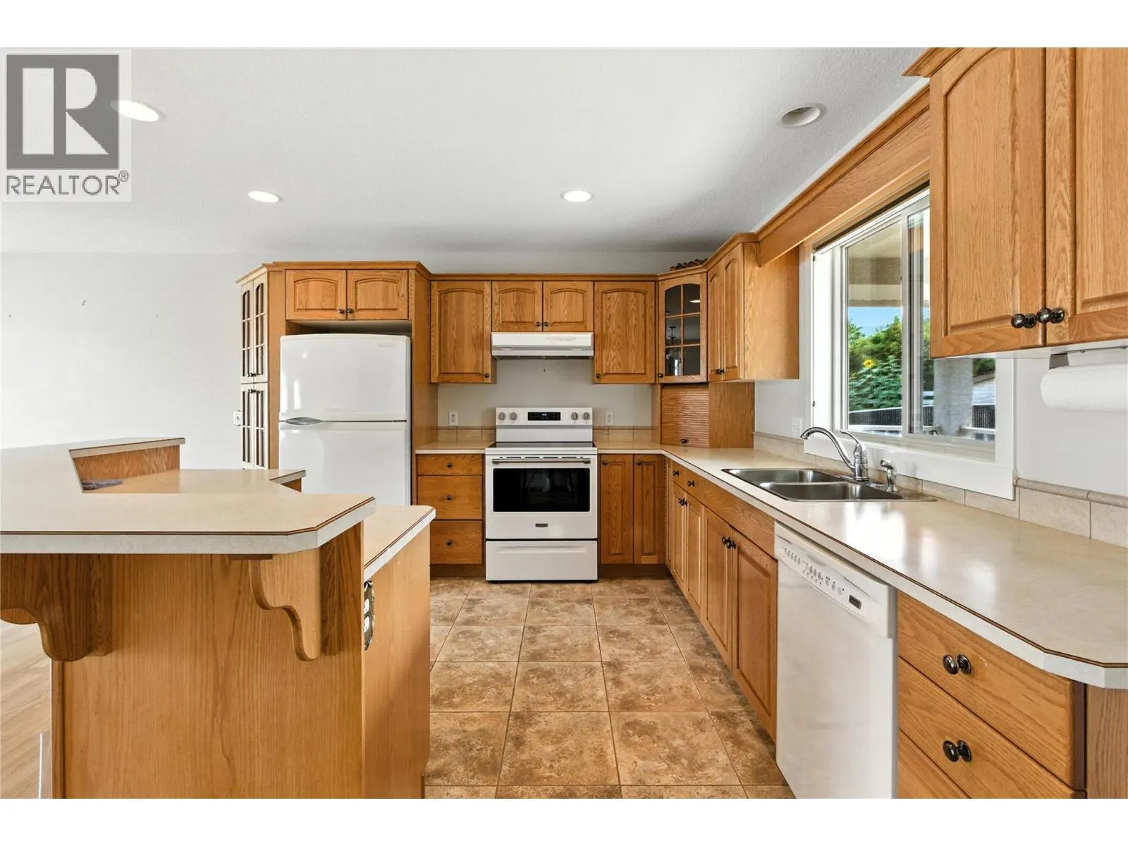 4504 Bellevue Drive