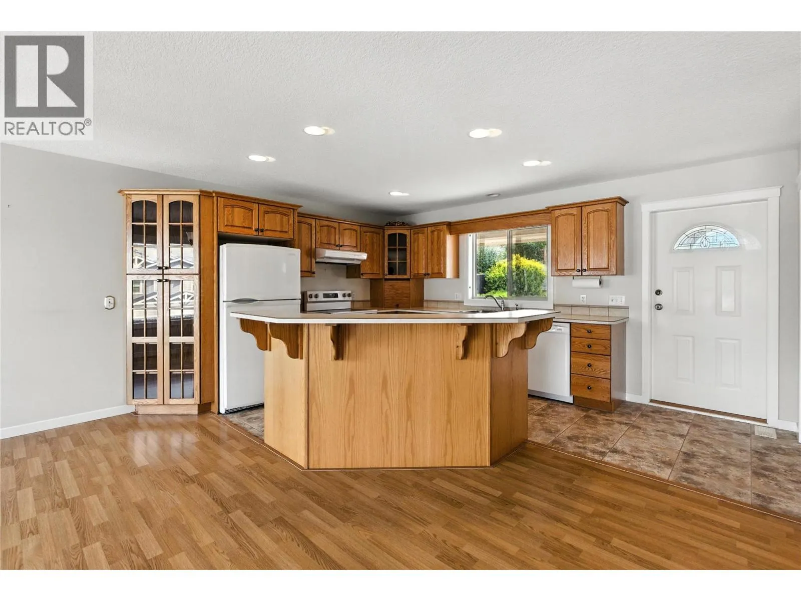 4504 Bellevue Drive