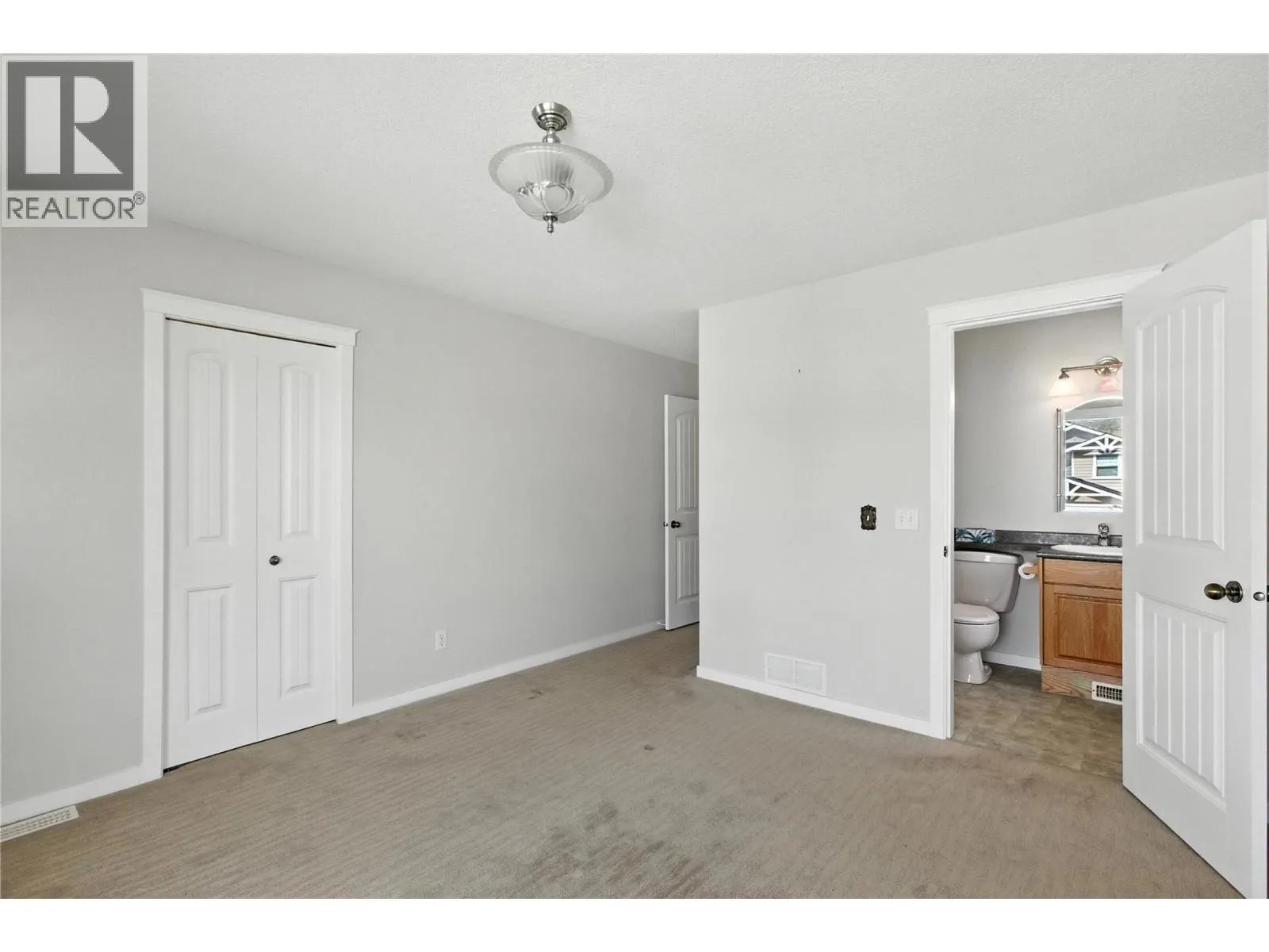 4504 Bellevue Drive