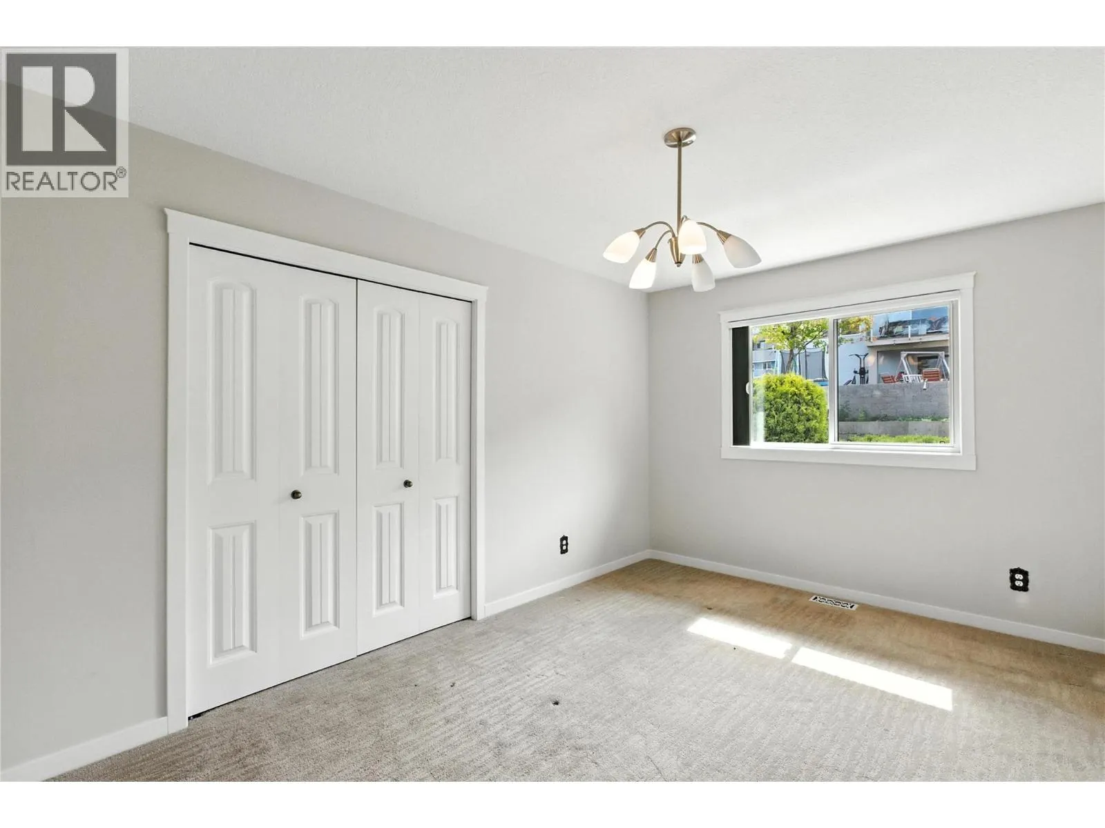 4504 Bellevue Drive
