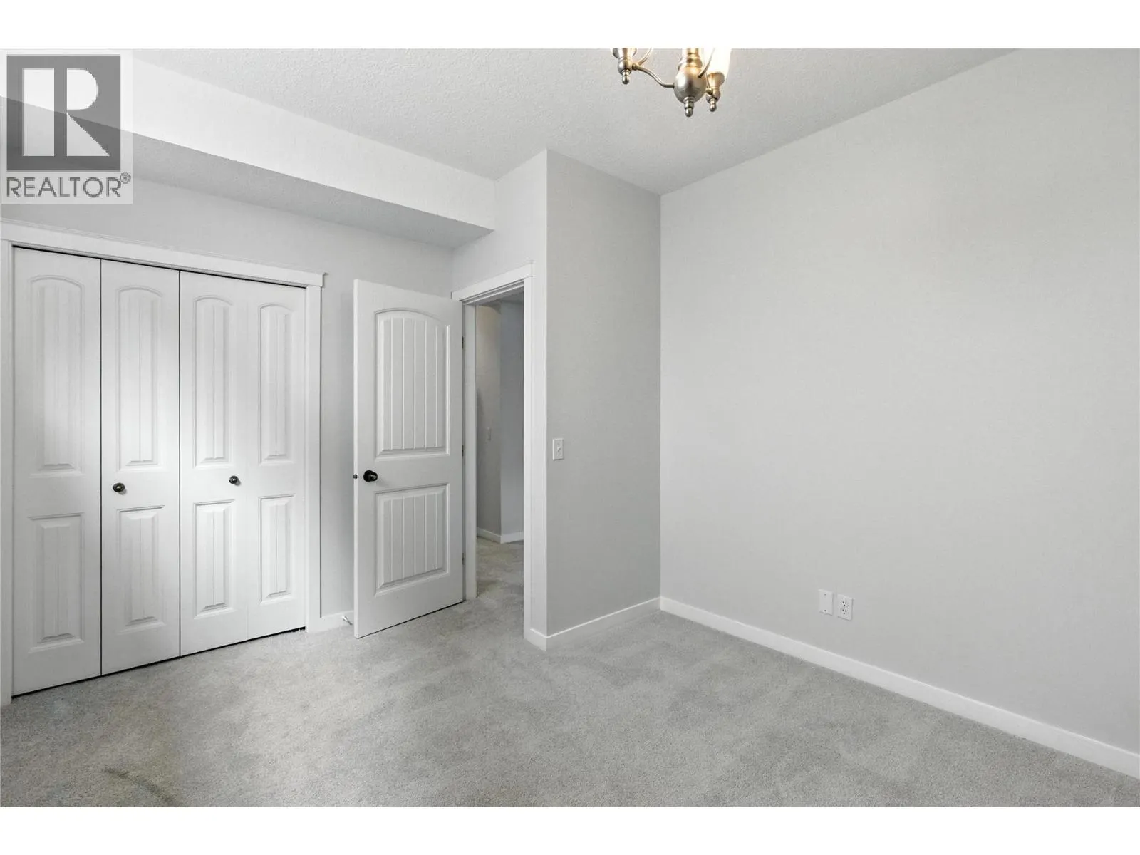 4504 Bellevue Drive