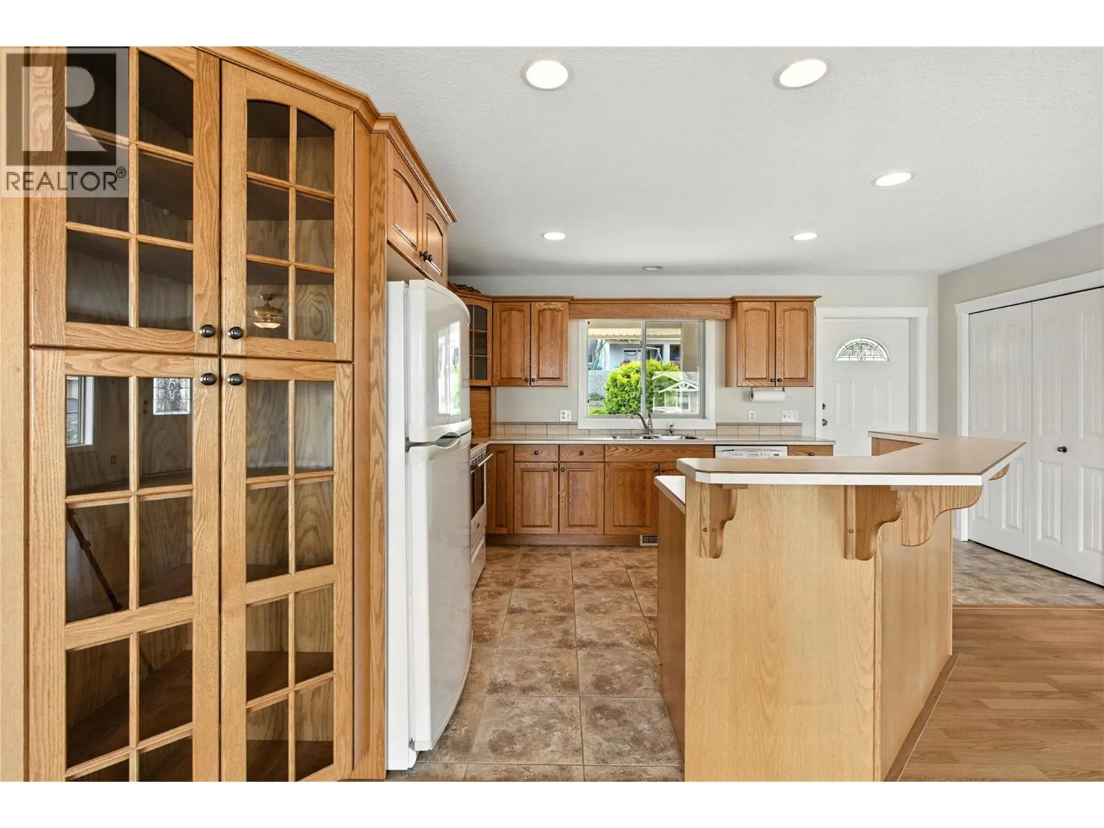 4504 Bellevue Drive