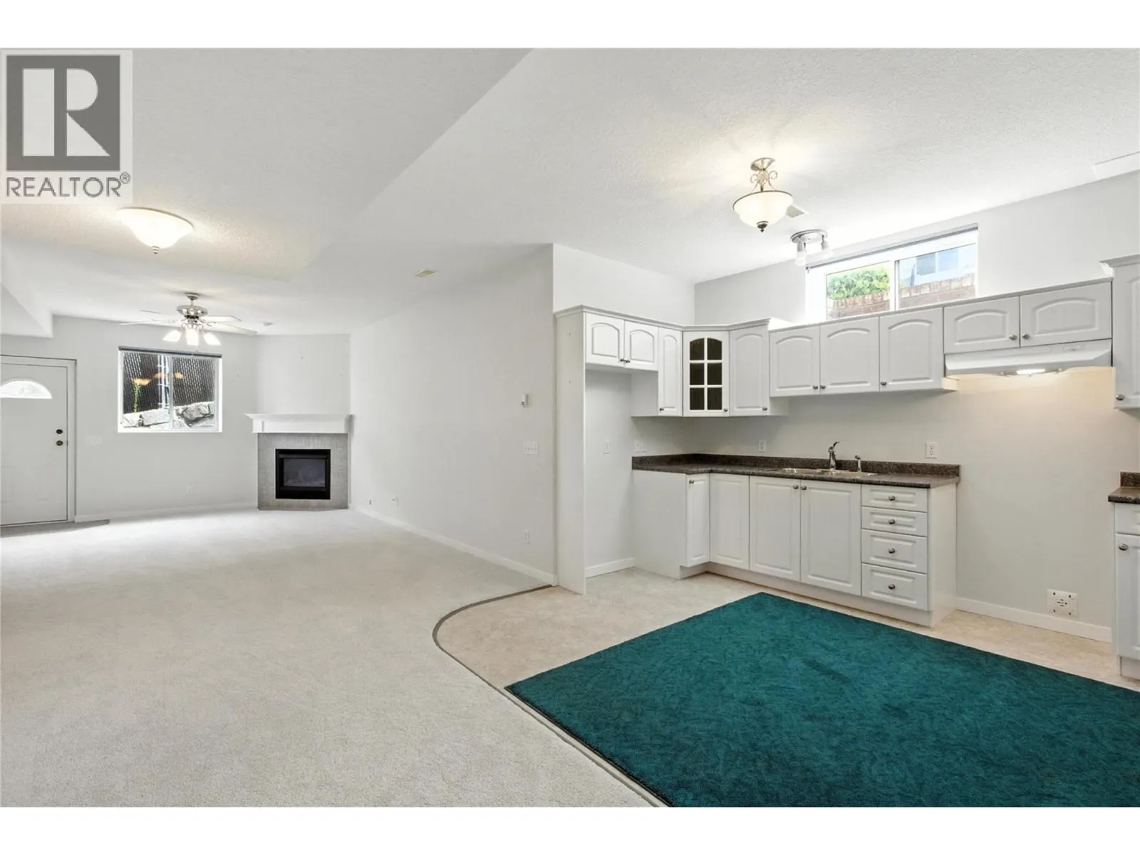 4504 Bellevue Drive