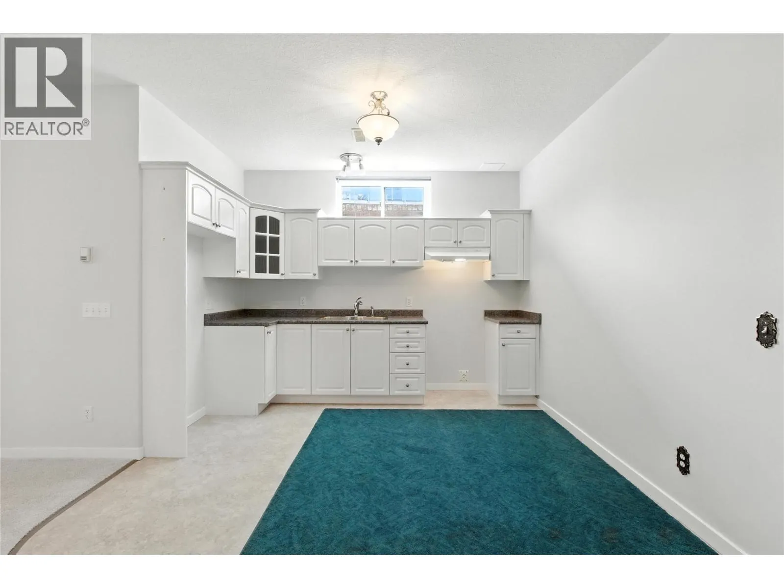 4504 Bellevue Drive