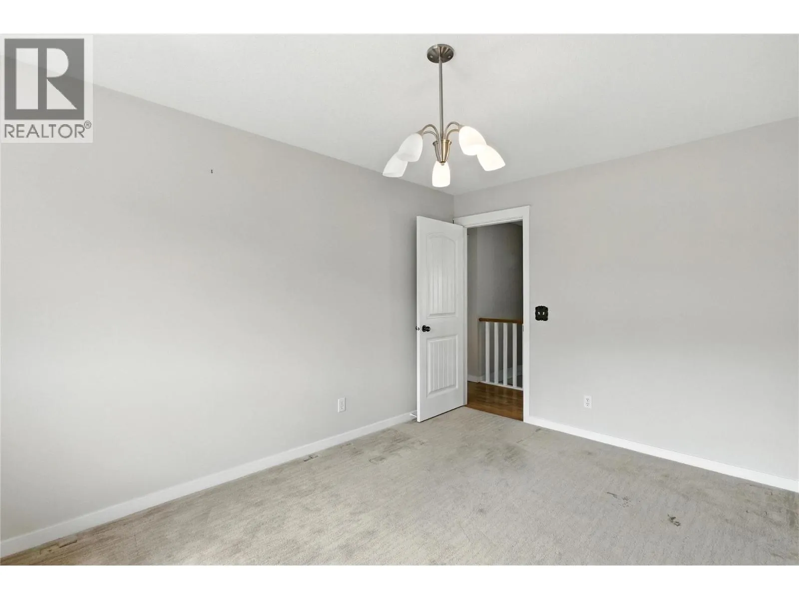 4504 Bellevue Drive