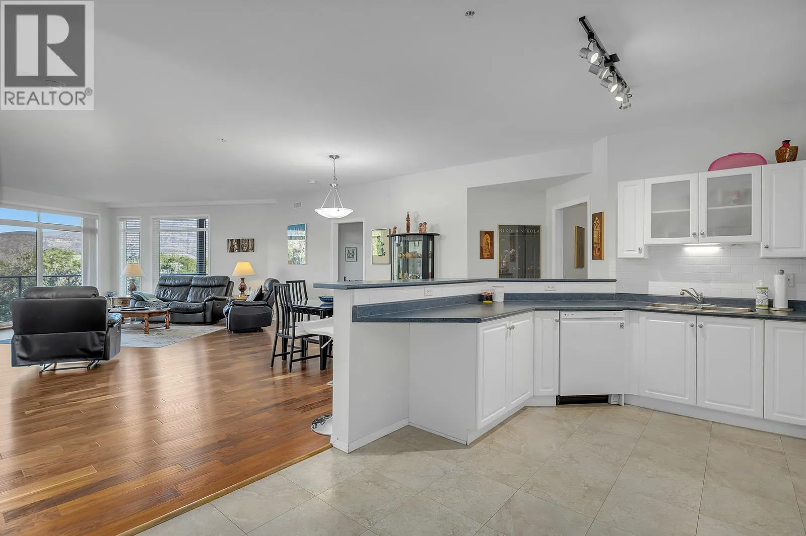 1088 Sunset Drive Unit# 410