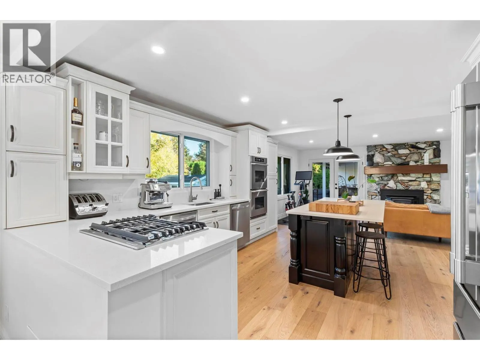 4540 Lakeshore Road