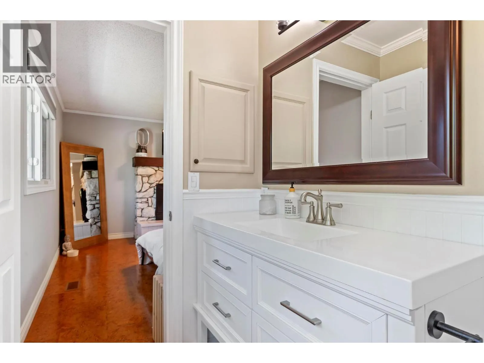 4540 Lakeshore Road