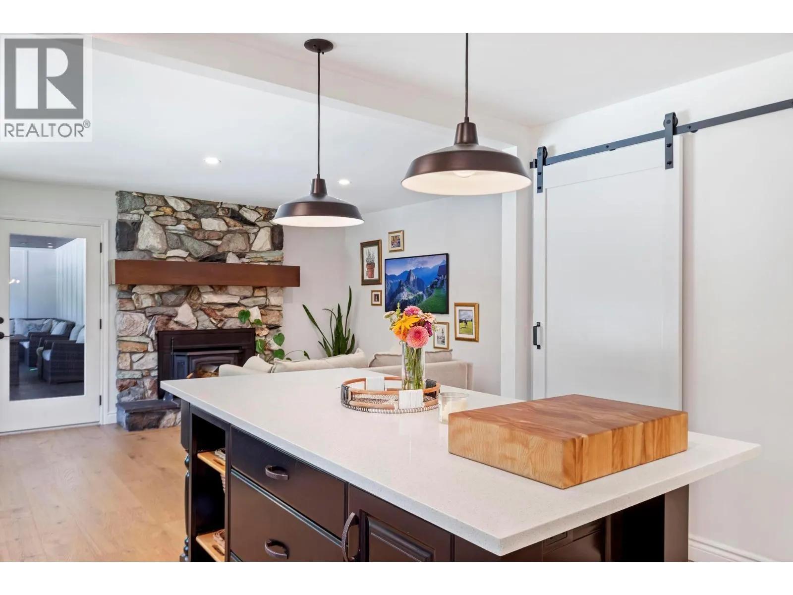 4540 Lakeshore Road
