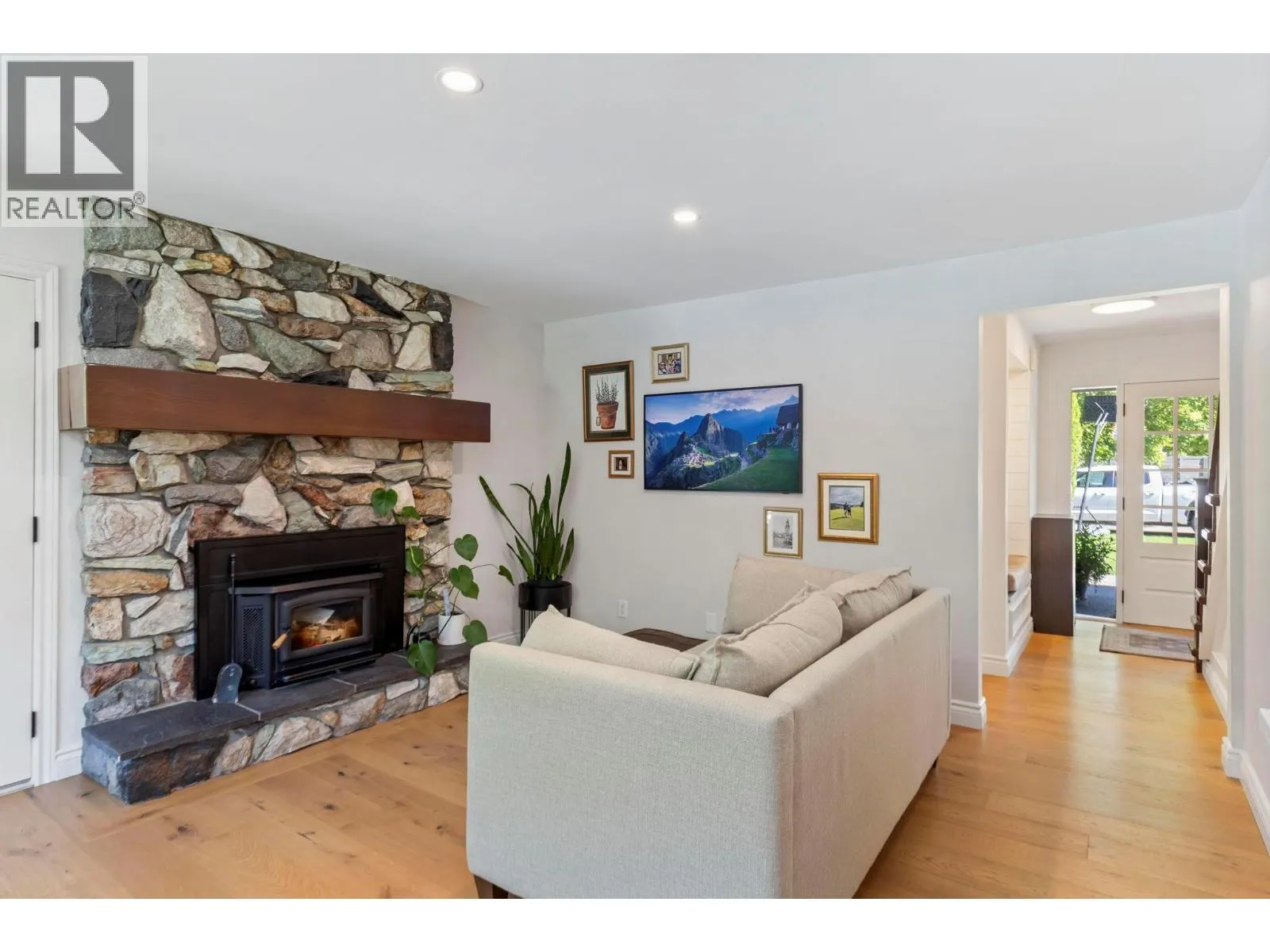 4540 Lakeshore Road