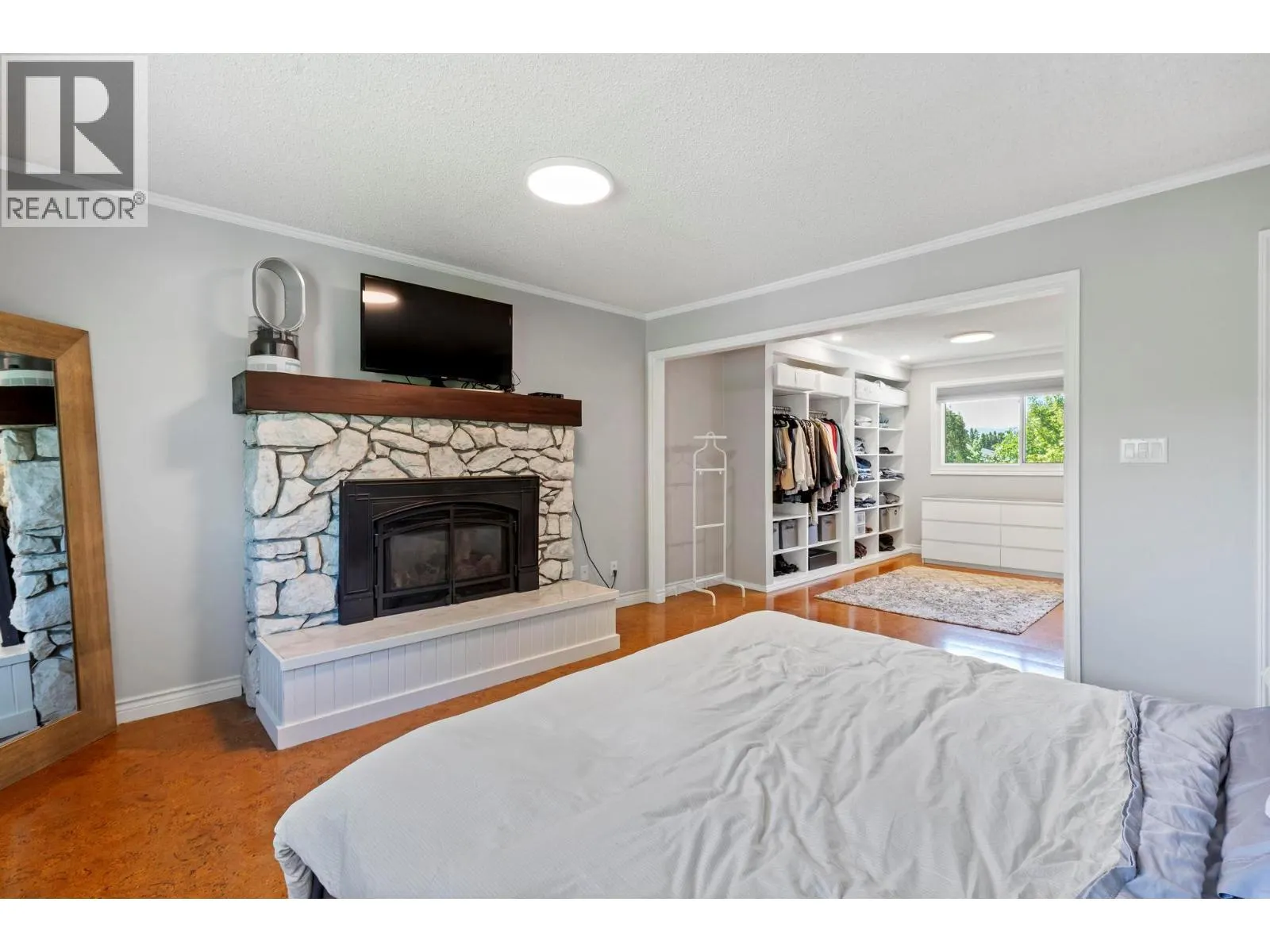 4540 Lakeshore Road