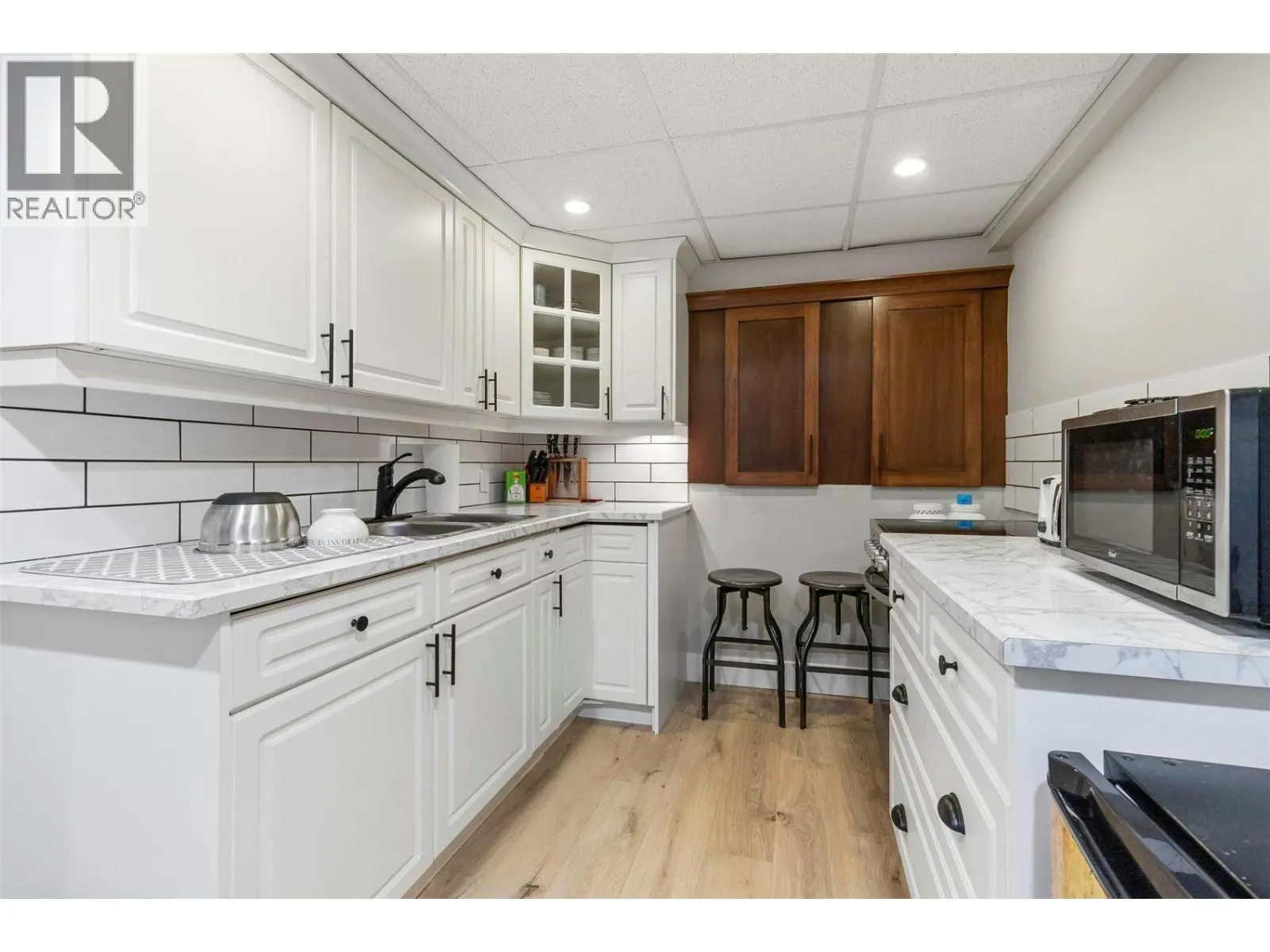 4540 Lakeshore Road