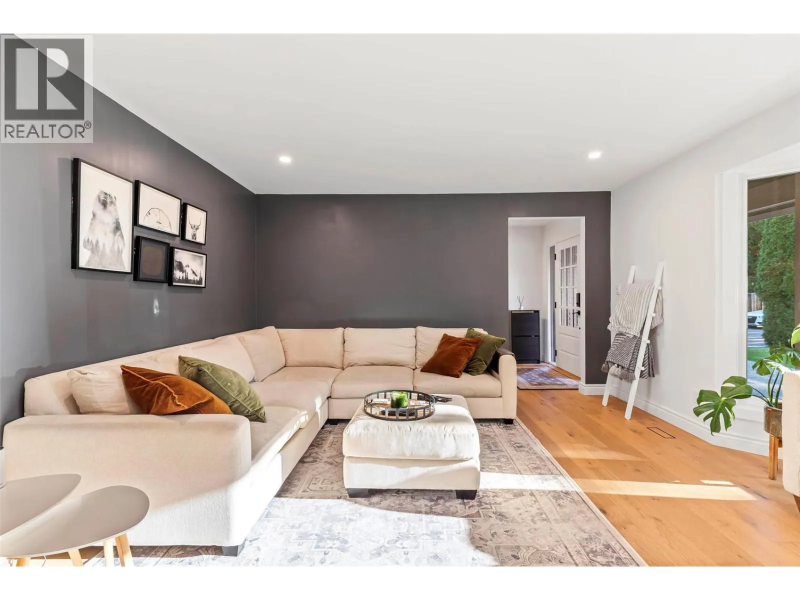 4540 Lakeshore Road