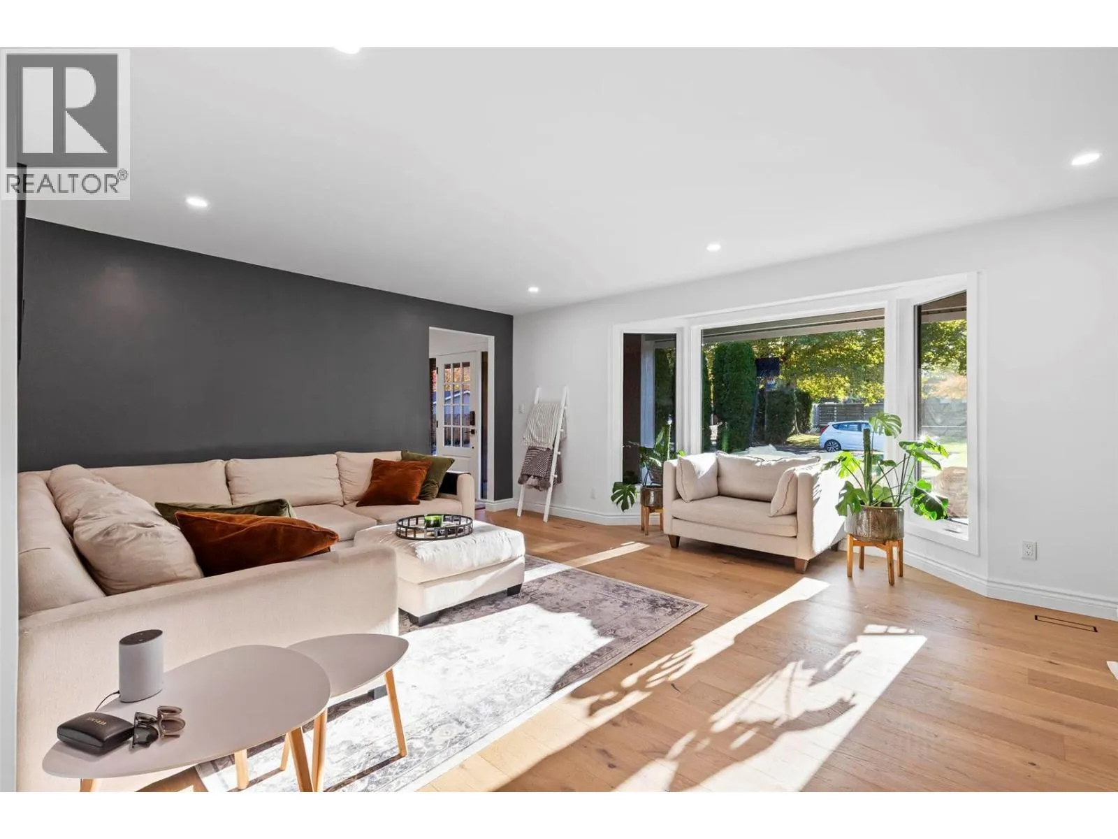 4540 Lakeshore Road
