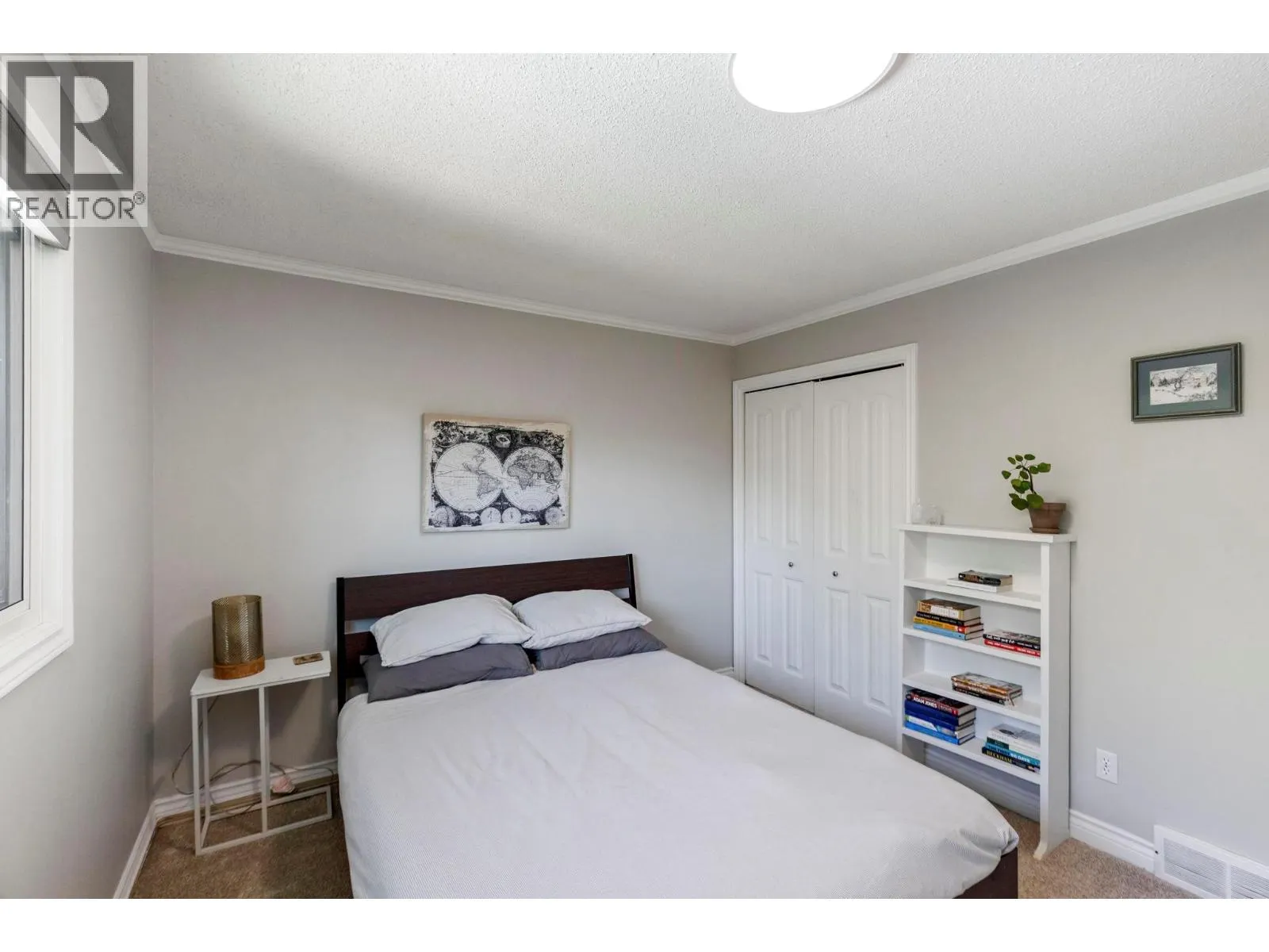 4540 Lakeshore Road