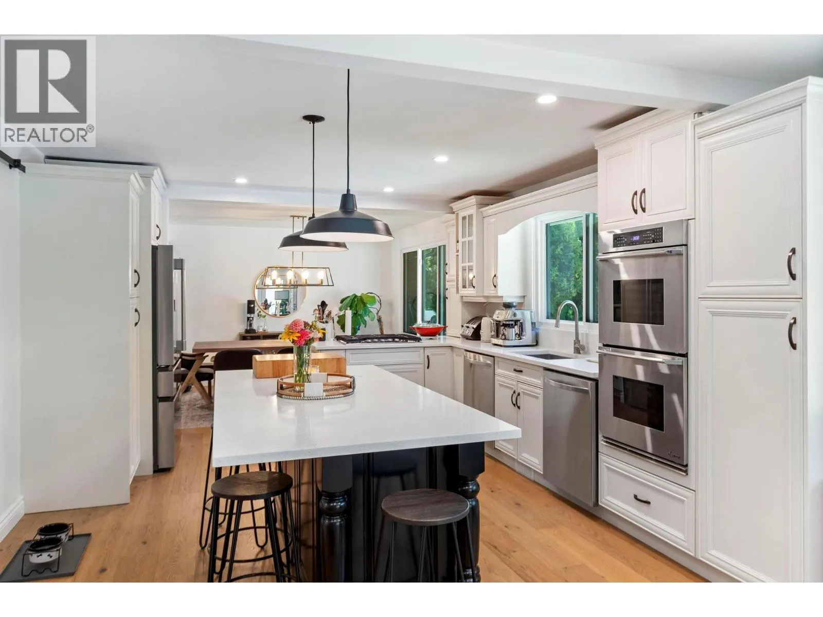 4540 Lakeshore Road