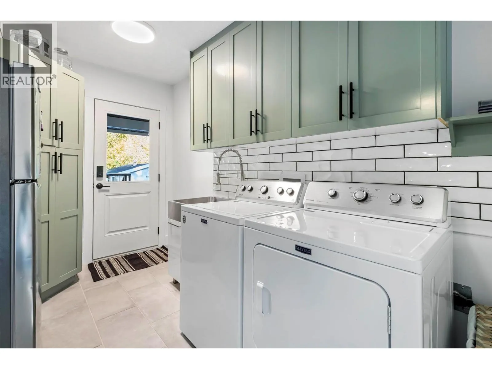 4540 Lakeshore Road