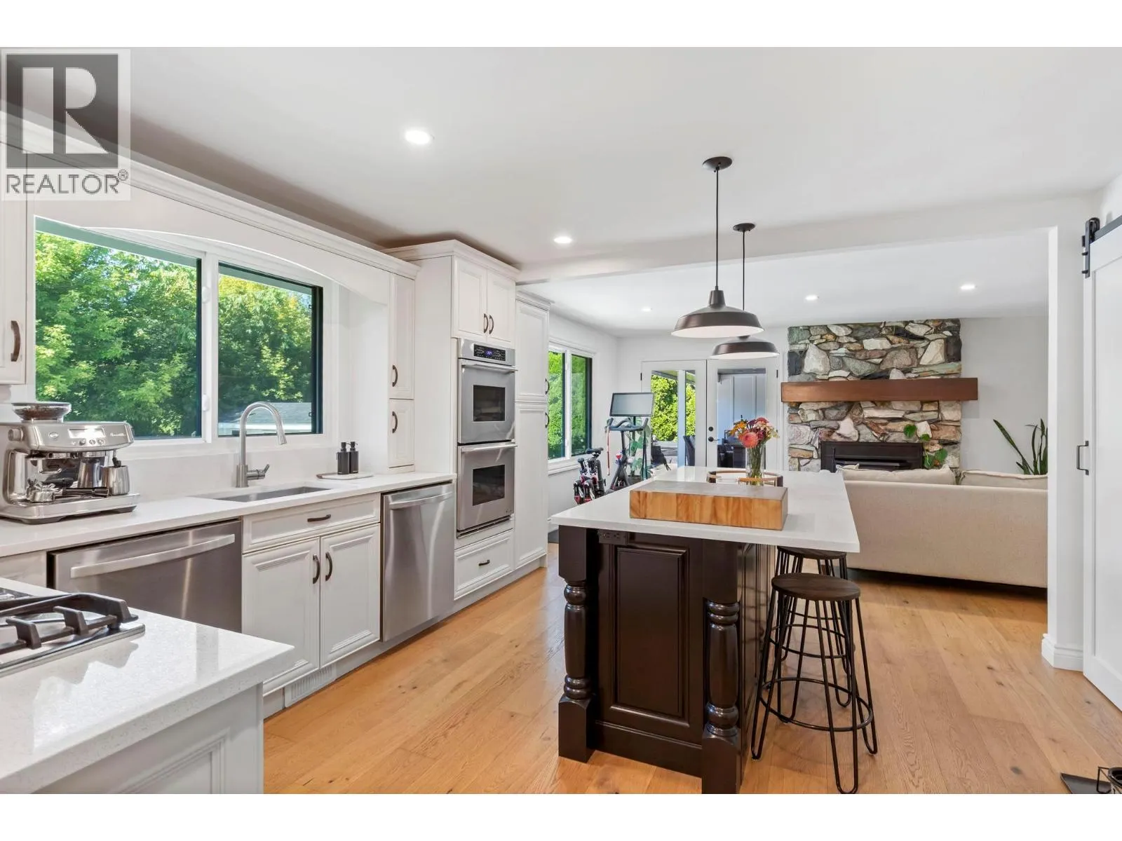 4540 Lakeshore Road